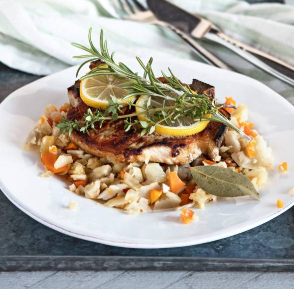 Backofenkoteletts mit Gemüseallerlei