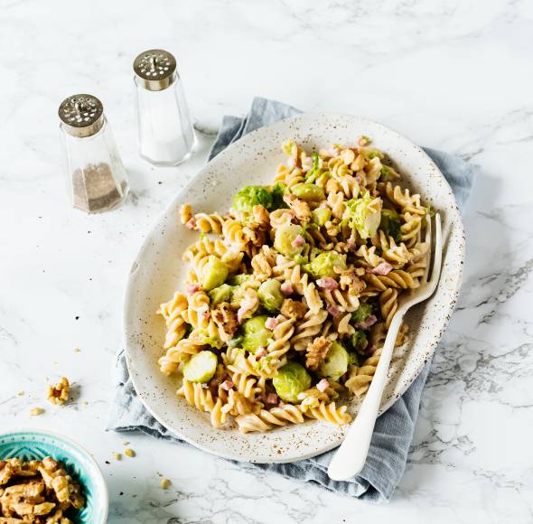 Buchweizennudeln mit Gorgonzolasoße und Rosenkohl