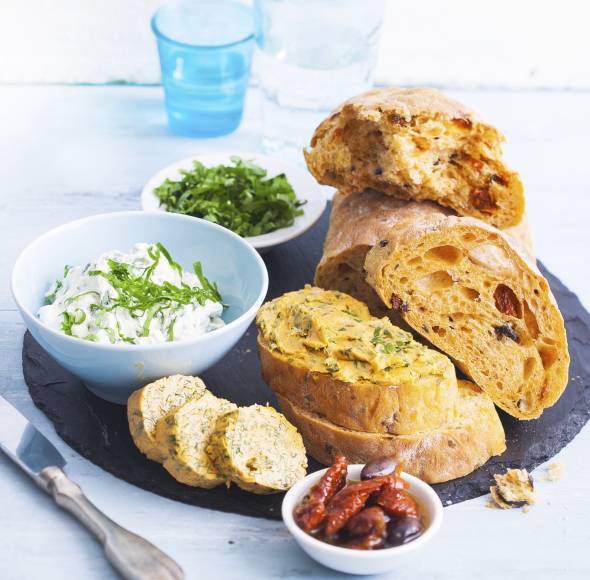 Ciabatta mit Bärlauchbutter und Ricottacreme