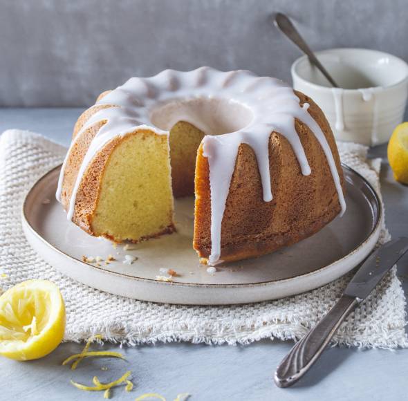 Weltbester Zitronenkuchen mit Guss