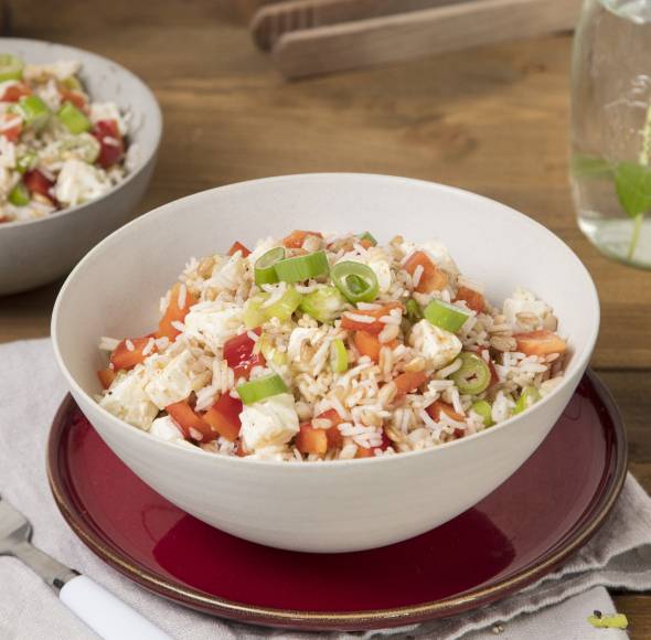 Griechischer Reissalat mit Paprika und Feta