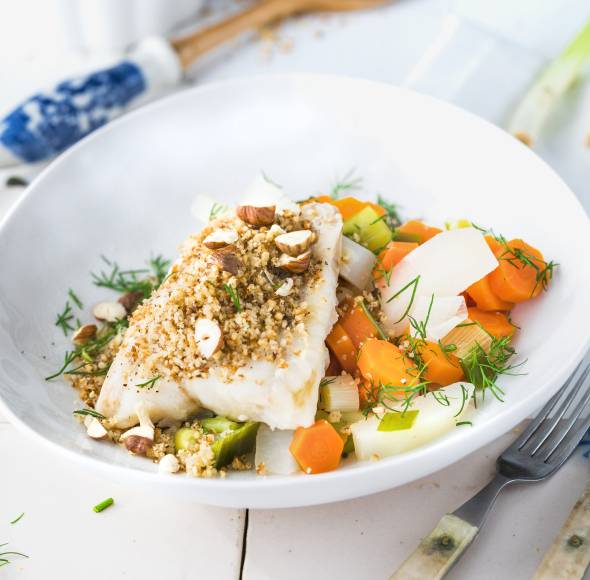 Gedämpfter Kabeljau mit Nuss-Topping