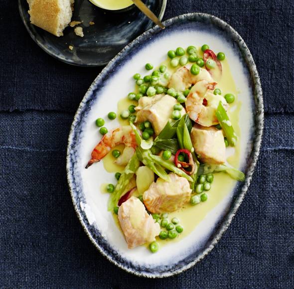 Lachs und Garnelen mit Wermutsoße