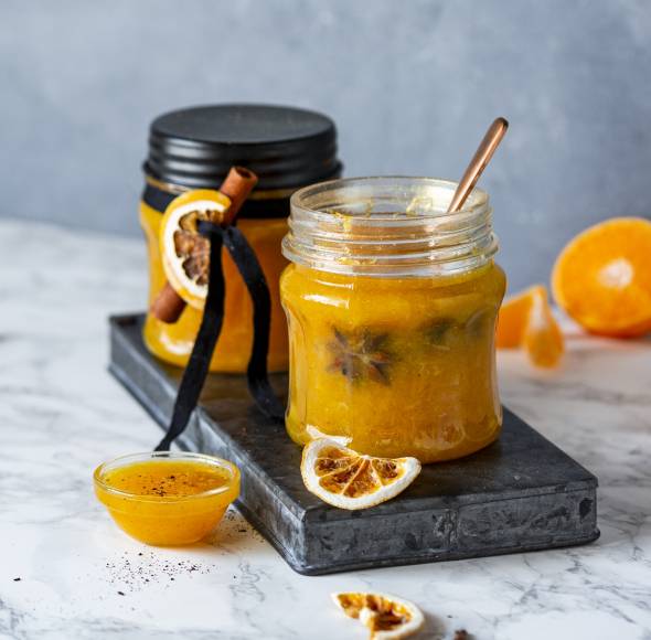 Mandarinen-Orangen-Marmelade mit Goldglitzer