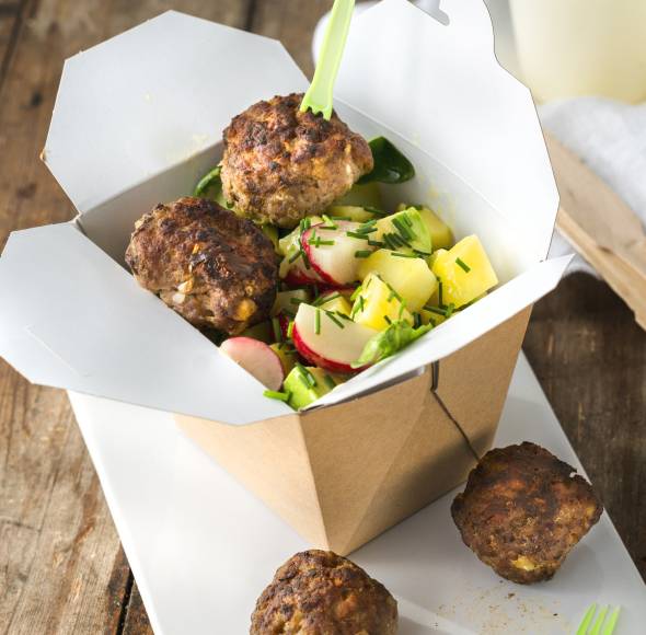 Mini-Frikadellen mit Kartoffelsalat