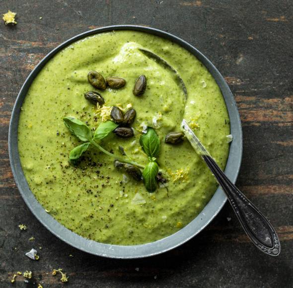 Pistazien-Basilikum-Dip mit Mascarpone