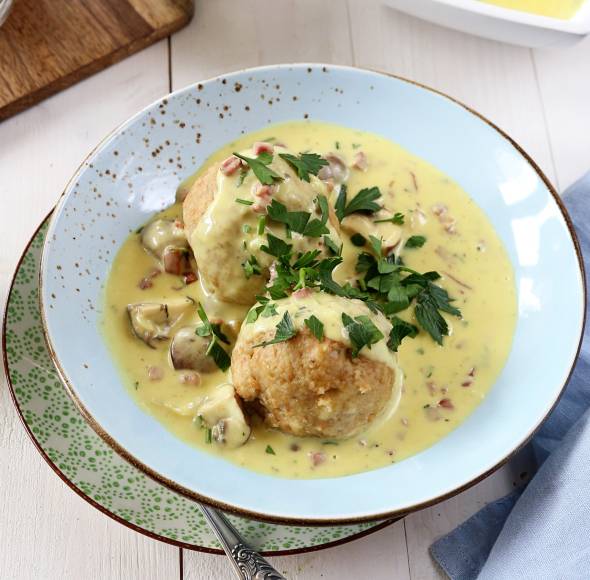 Rahm-Champignons mit Semmelknödeln