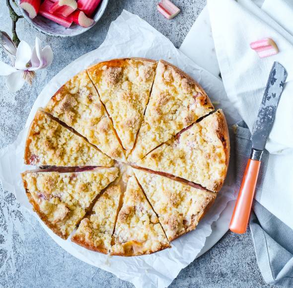 Rhabarberkuchen mit Pudding