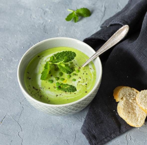 Schnelle Erbsensuppe mit Sahne