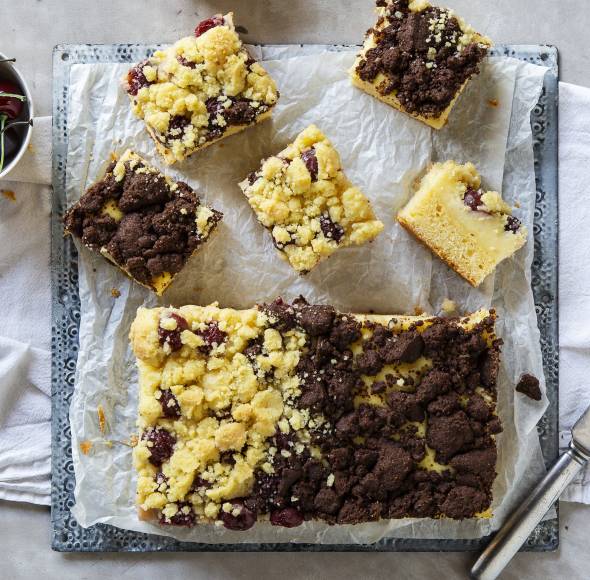 Schokostreusel-Kirschkuchen mit Pudding