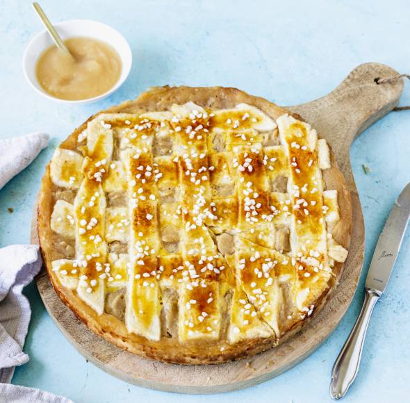 Apfelmuskuchen mit Gitter aus Mürbeteig