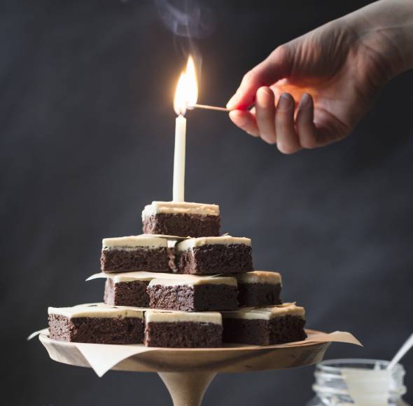 Glutenfreie Brownies mit Tahinfrosting