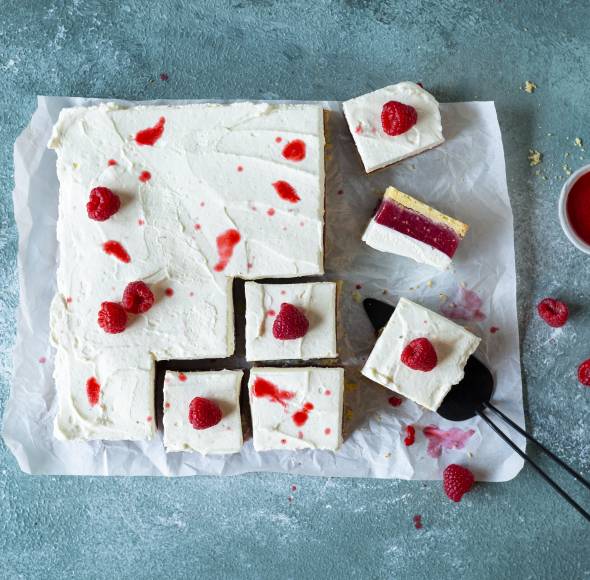 Himbeerwolke vom Blech