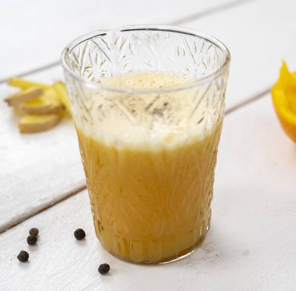 Orangen-Grapefruit-Shot mit Ingwer