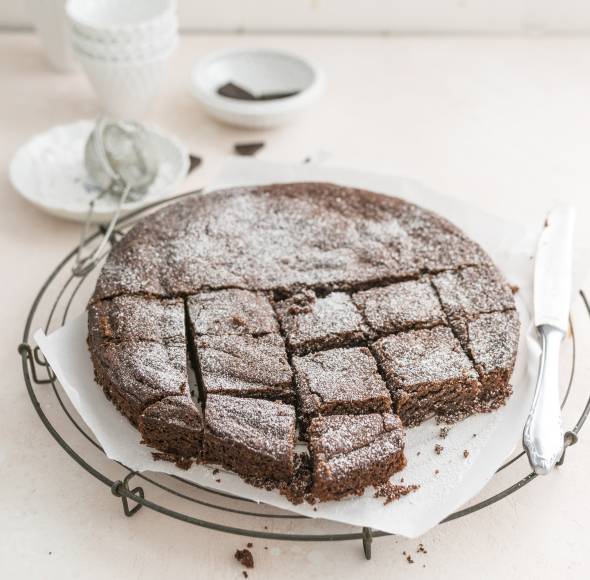 Schokoladenbrownie mit gemahlenen Mandeln