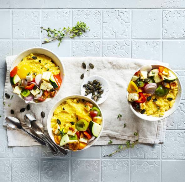 Cremige Polenta mit Ratatouille-Gemüse