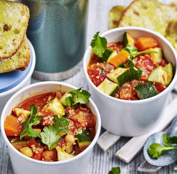 Gemüsesuppe mit Kichererbsen