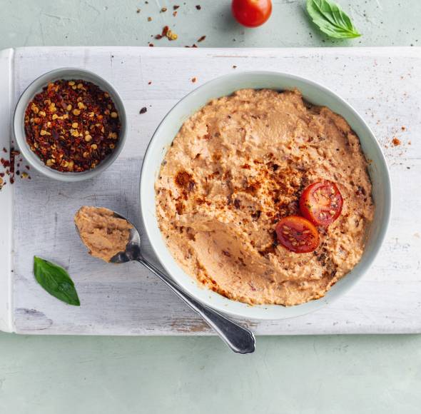 Pikanter Tomate-Mozzarella-Dip