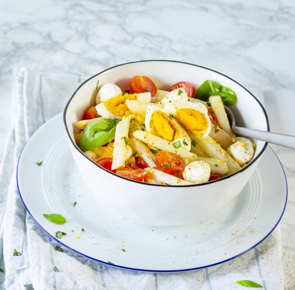 Spargelsalat mit Ei