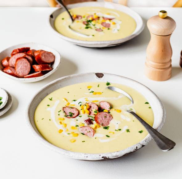 Kartoffel-Mais-Suppe mit Kohlwurst