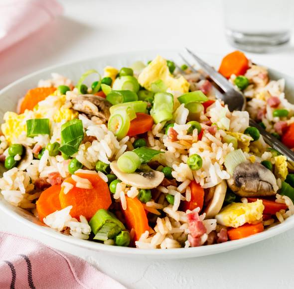 Reis mit Gemüse und Ei