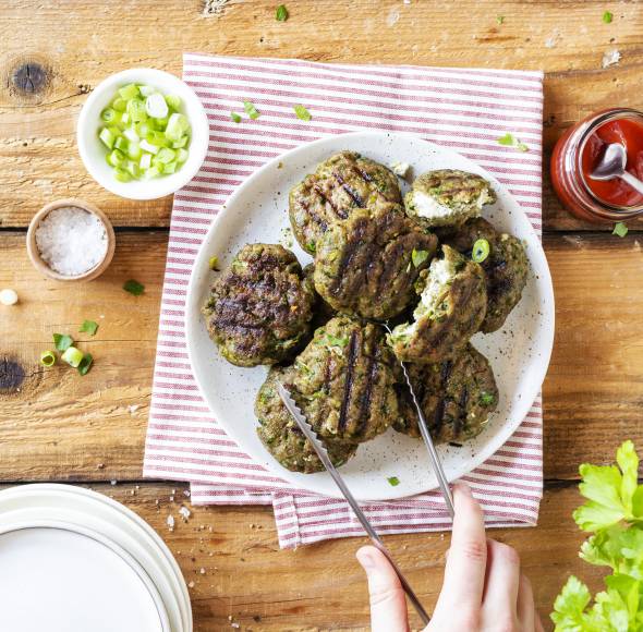 Bifteki-Frikadellen mit Frischkäse