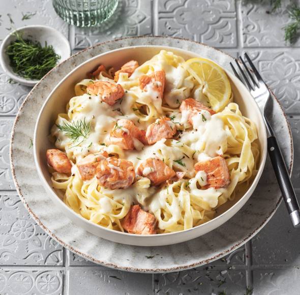 Tagliatelle mit Lachs und Sahnesoße