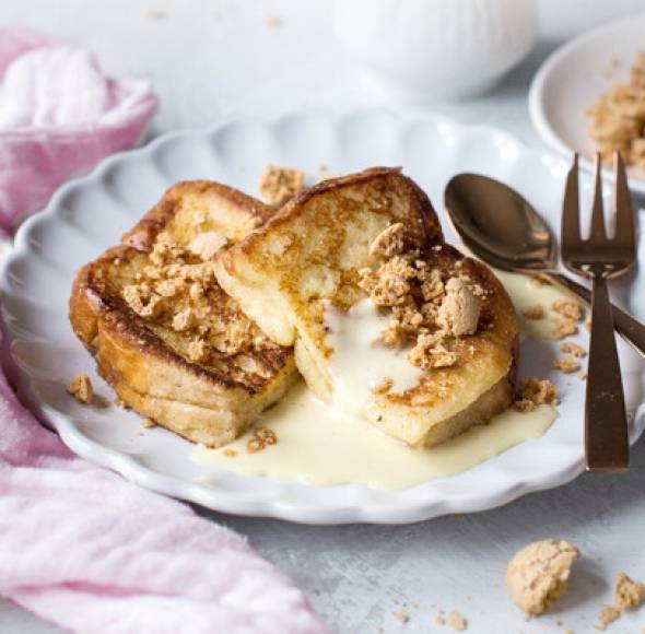 Armer Ritter mit Vanillesoße und Amarettini