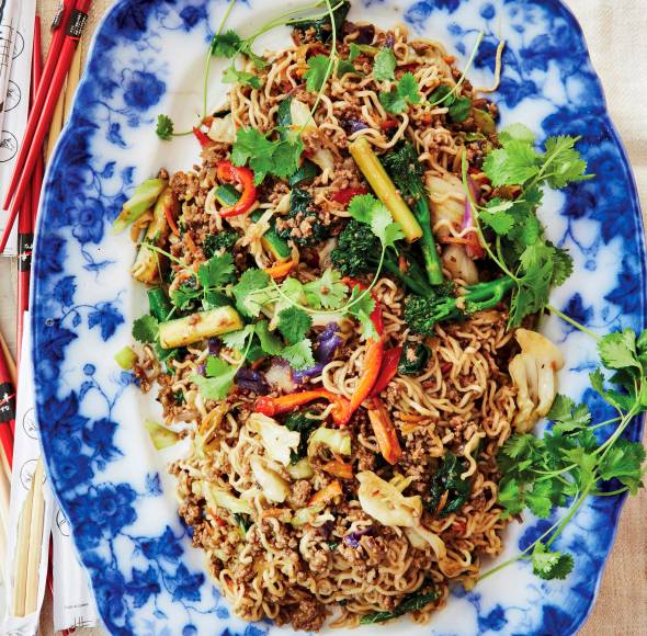 Asiatische Nudelpfanne mit Hackfleisch