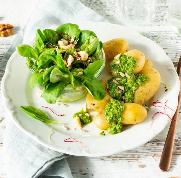 Pesto-Kartoffeln mit Feldsalat