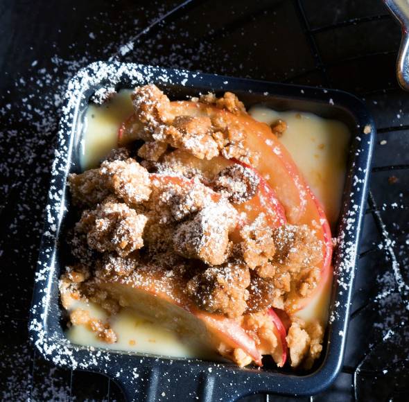 Apple-Crumble im Pfännchen