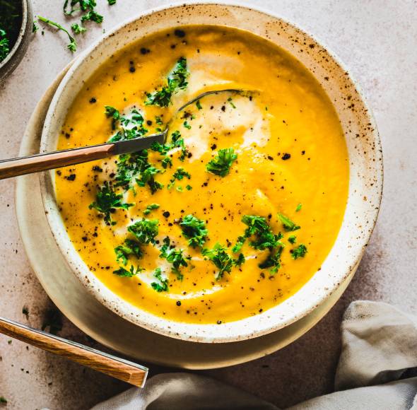 Low-Carb-Gemüsecremesuppe