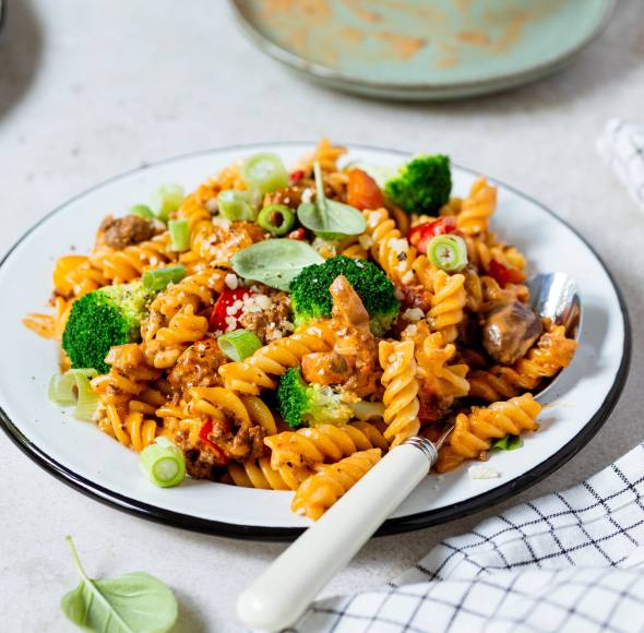 One-Pot-Brokkoli-Pasta mit Hackfleisch