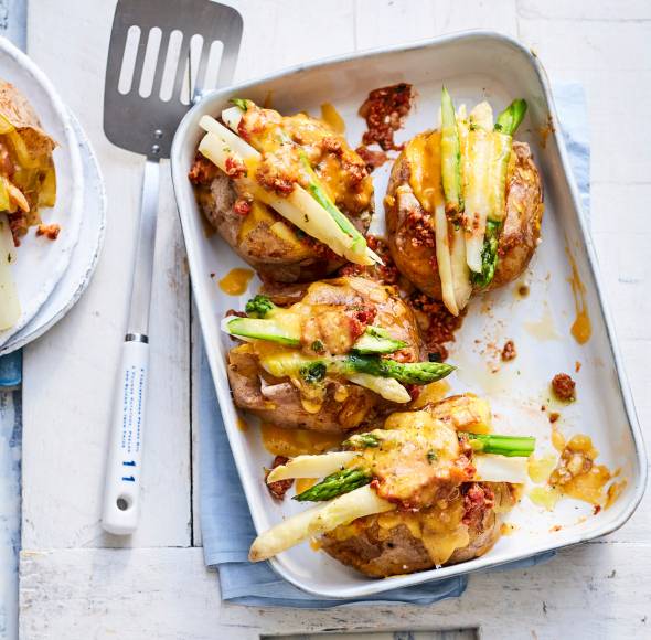 Überbackene Ofenkartoffeln mit Spargel