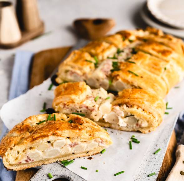 Spargelstrudel mit Camembert-Schinken-Creme