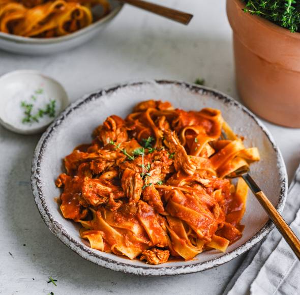 Zartes Pulled-Chicken mit Tagliatelle