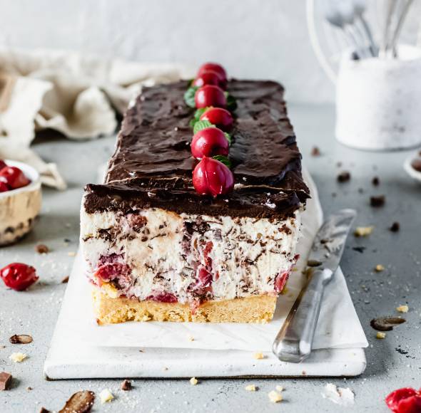 Stracciatella-Kirsch-Kuchen ohne Backen