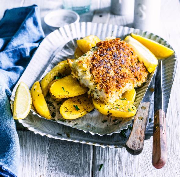 Kabeljau in Kräuter-Panade mit Rosmarin-Kartoffelecken