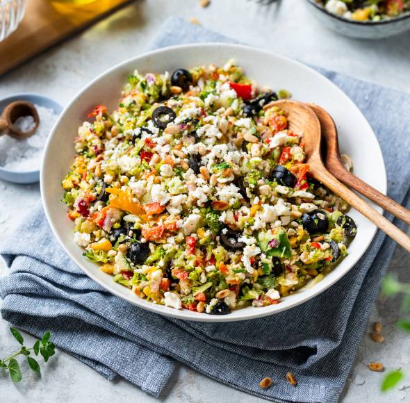 Brokkolisalat “Greek Style”