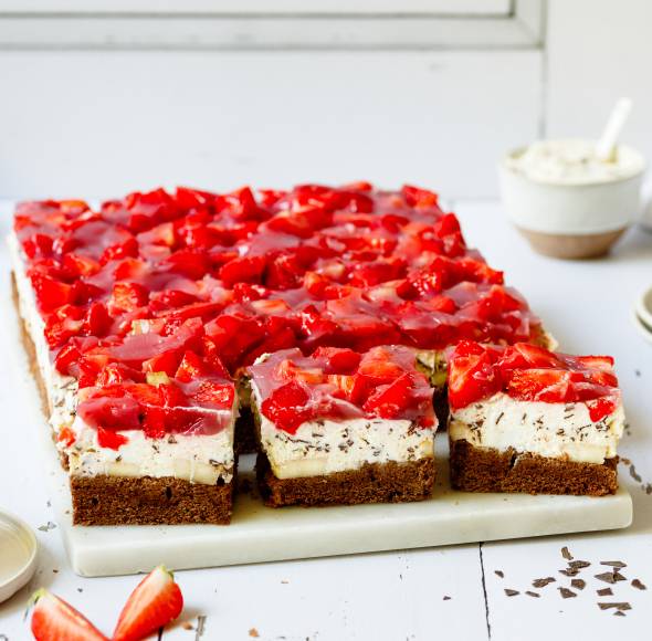 Erdbeer-Stracciatella-Kuchen
