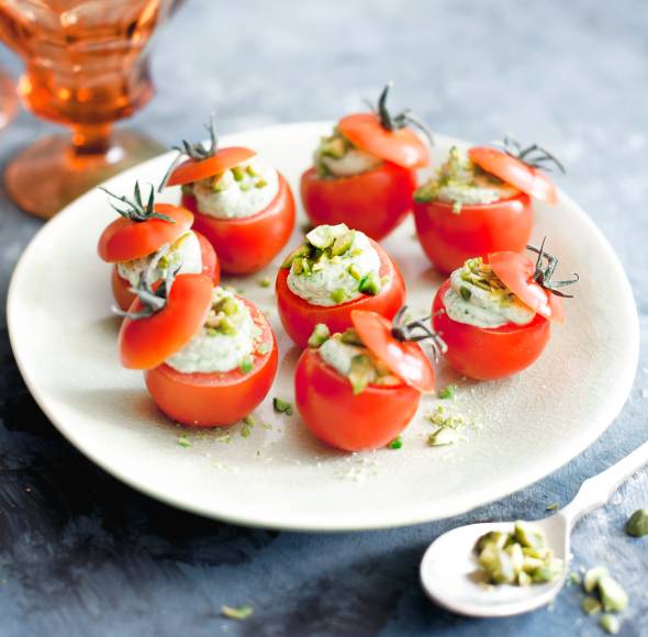 Kirschtomaten mit Basilikumcreme