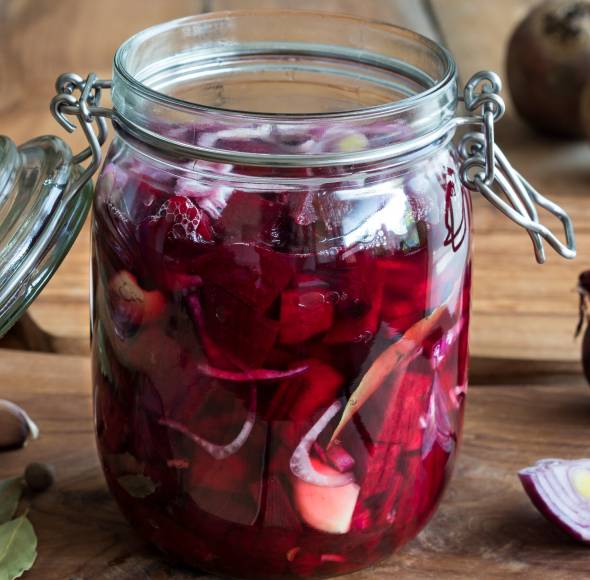 Süsssauer eingelegtes Gemüse