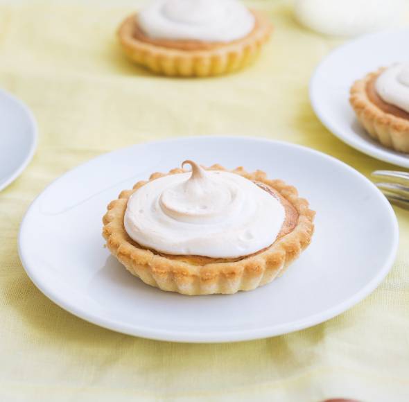 Zitronentartelettes mit Baiserhaube