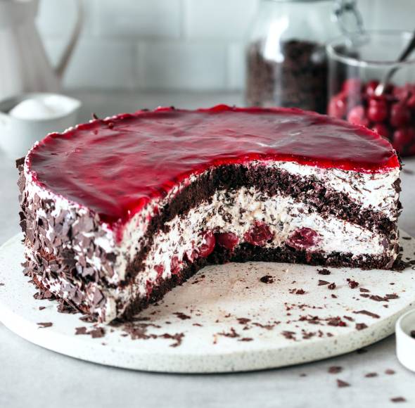Die beste Stracciatella-Kirsch-Torte