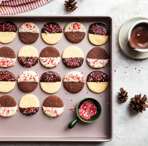 Halbgetauchte Mürbeplätzchen