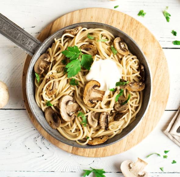 Spaghetti in Champignon-Rahmsoße