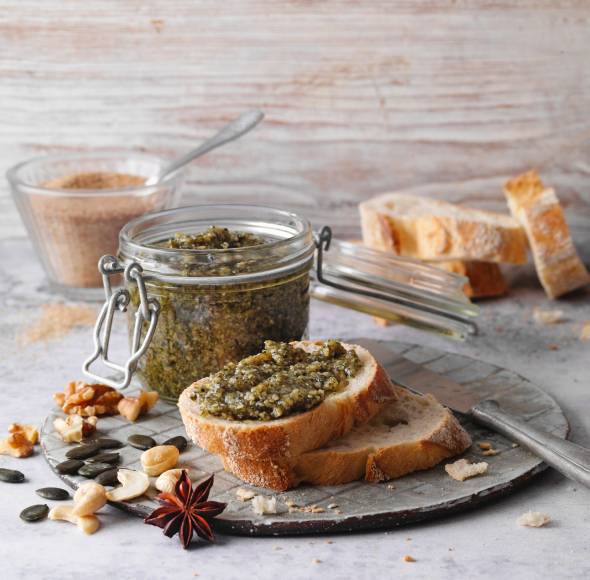 Nuss-Kürbiskern-Aufstrich mit Sternanis