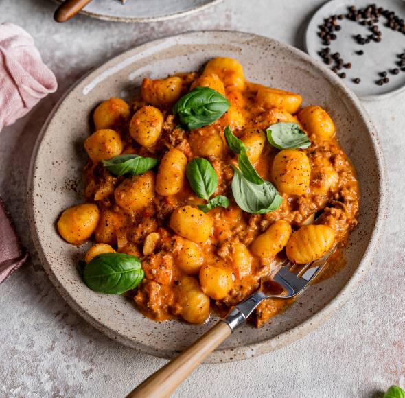 15-Minuten-Gnocchi mit Hackfleischsoße