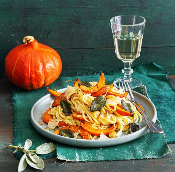 Linguine mit Ofenkürbis und Salbeibutter mit dem Monsieur Cuisine