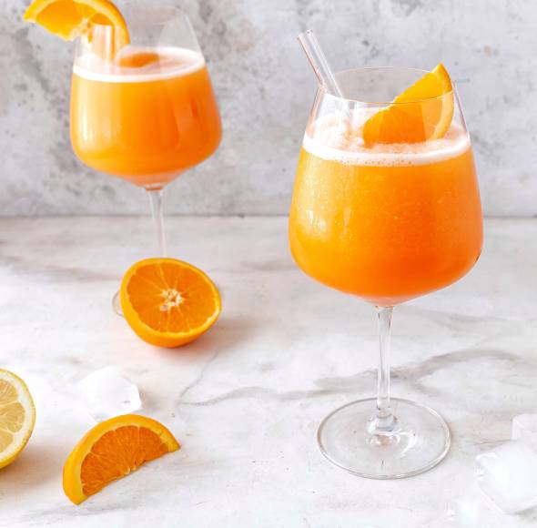 Alkoholfreier Frozen Orange Spritz